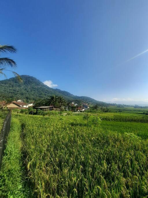 Villa As-Salam, Kadungora, Garut Bagian luar foto